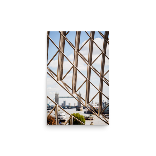 Tirage photo de Londres "Tower Bridge on the web" - Londres - The Artistic Way