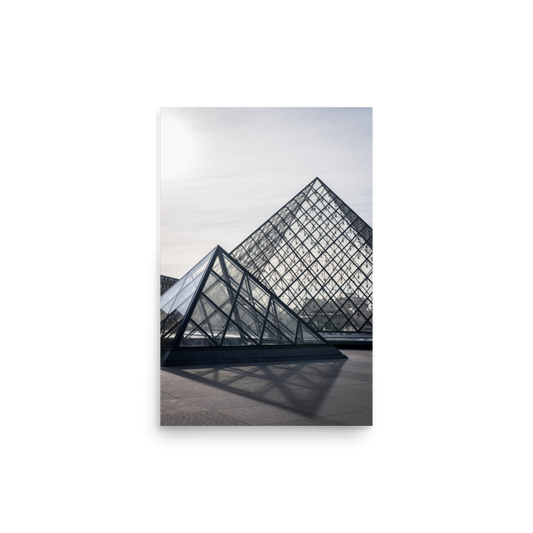 Tirage photo de Paris "Duo de Pyramides Louvre en contre-jour" - Paris - The Artistic Way