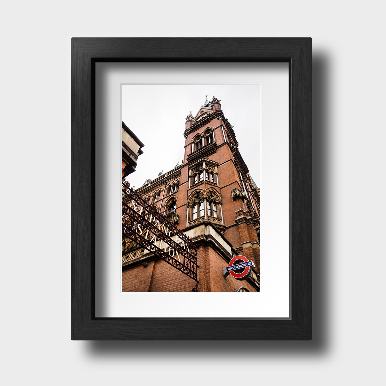 Tirage Photo de Londres "Saint Pancras Station building in London" - Londres - The Artistic Way