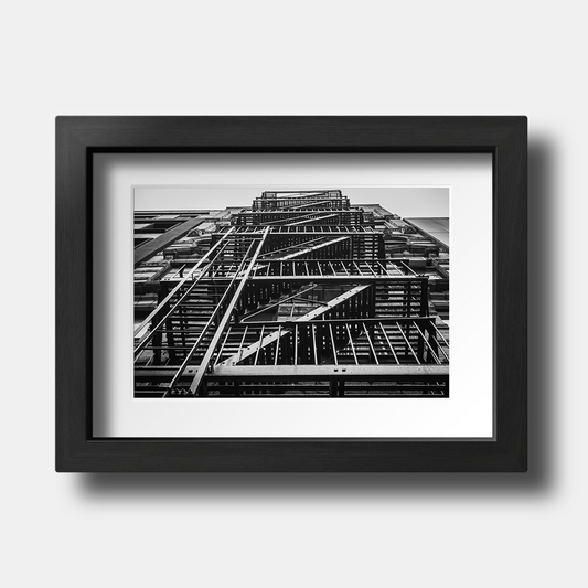 Tirage photo de New York "Emergency stairs of New York B&W" - NY - The Artistic Way