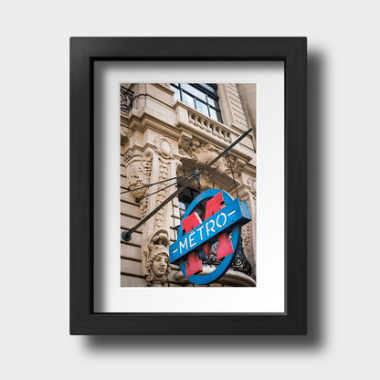Tirage photo de Paris "Colored Metro Sign" - Paris - The Artistic Way