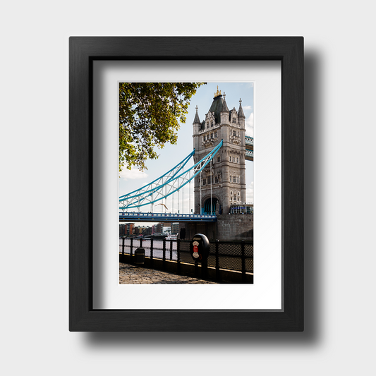 Tirage photo de Londres "Tower Bridge from Lower Thames St" - Londres - The Artistic Way