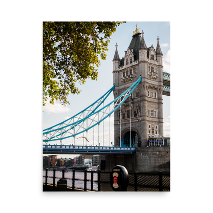 Tirage photo de Londres "Tower Bridge from Lower Thames St" - Londres - The Artistic Way