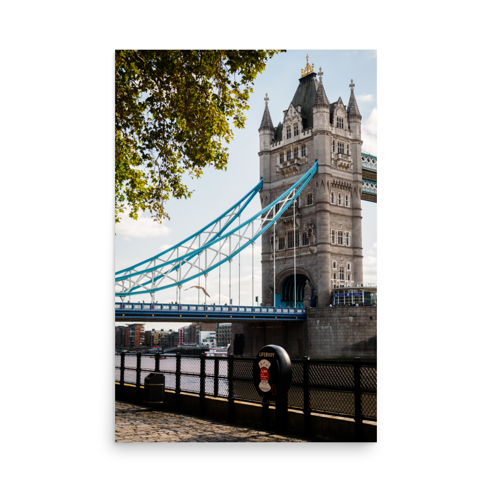 Tirage photo de Londres "Tower Bridge from Lower Thames St" - Londres - The Artistic Way