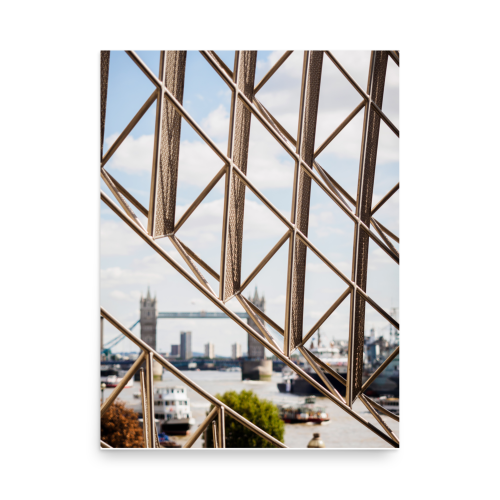 Tirage photo de Londres "Tower Bridge on the web" - Londres - The Artistic Way