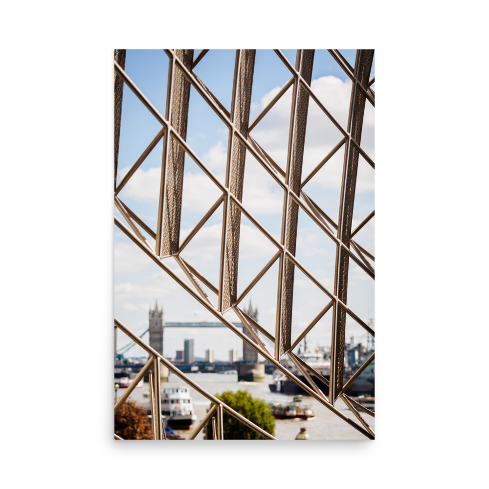 Tirage photo de Londres "Tower Bridge on the web" - Londres - The Artistic Way