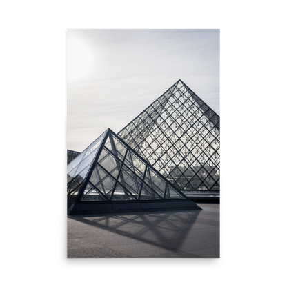 Tirage photo de Paris "Duo de Pyramides Louvre en contre-jour" - Paris - The Artistic Way