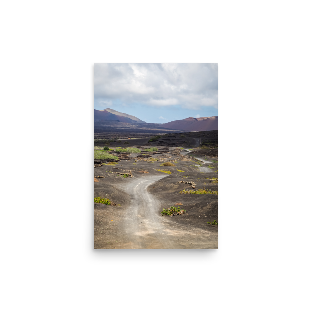 Tirage photo de Lanzarote "Path of land between volcanoes in Lanzarote" - Îles Canaries - The Artistic Way