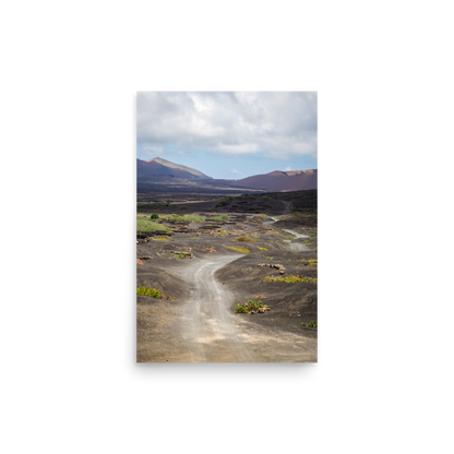 Tirage photo de Lanzarote "Path of land between volcanoes in Lanzarote" - Îles Canaries - The Artistic Way