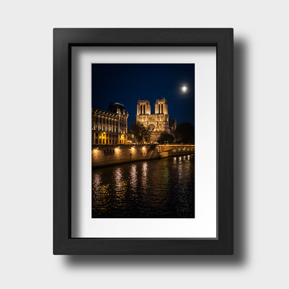 Tirage photo de Paris "Notre-Dame de Paris at Moon Light" - Paris - The Artistic Way