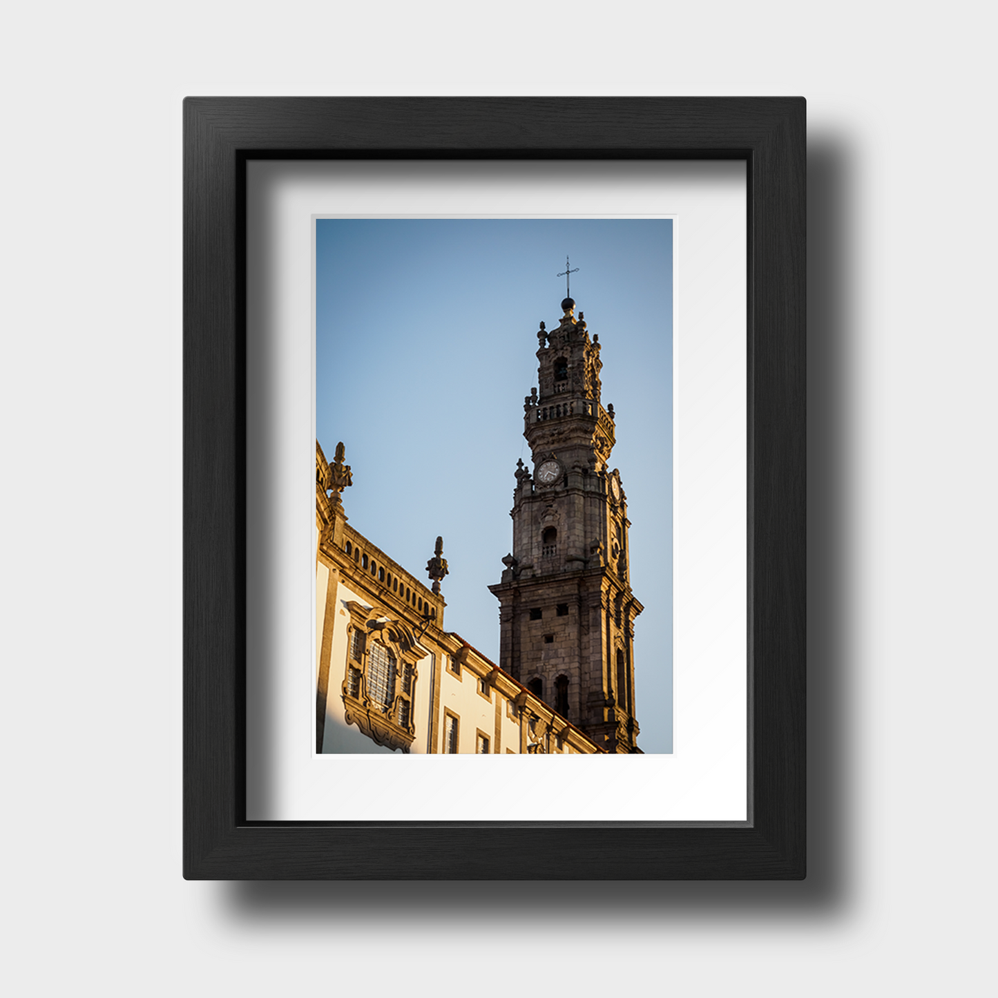 Tirage photo de Porto "Sunset over the tower of the Clerigos Church in the center of Porto" - Porto - The Artistic Way