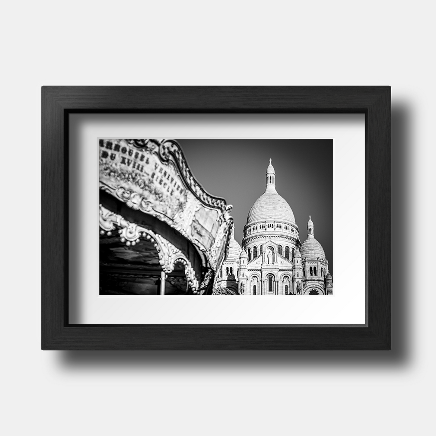 Tirage photo de Paris « The Sacred Heart from the carousel of Montmartre B&W » – Paris