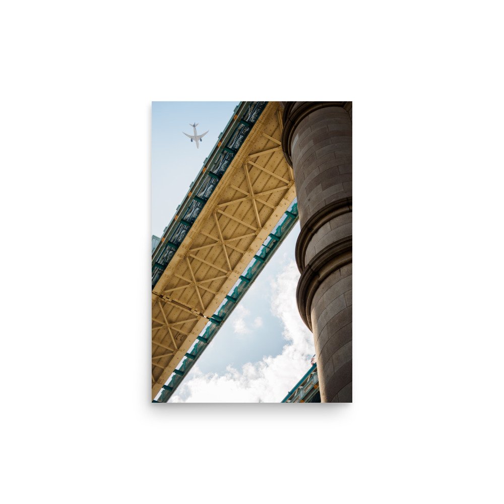 Tirage photo de Londres "Flight over Tower Bridge" - Londres - The Artistic Way