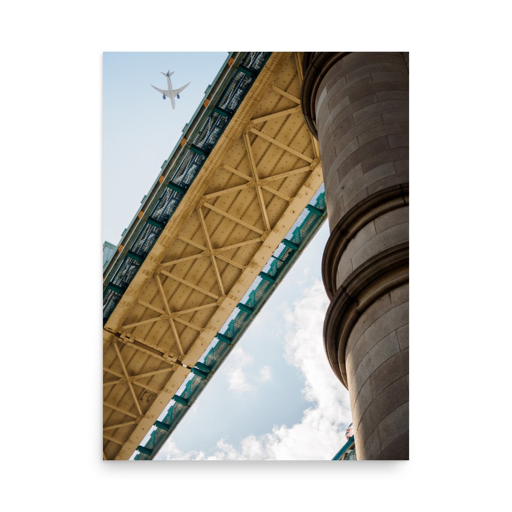 Tirage photo de Londres "Flight over Tower Bridge" - Londres - The Artistic Way