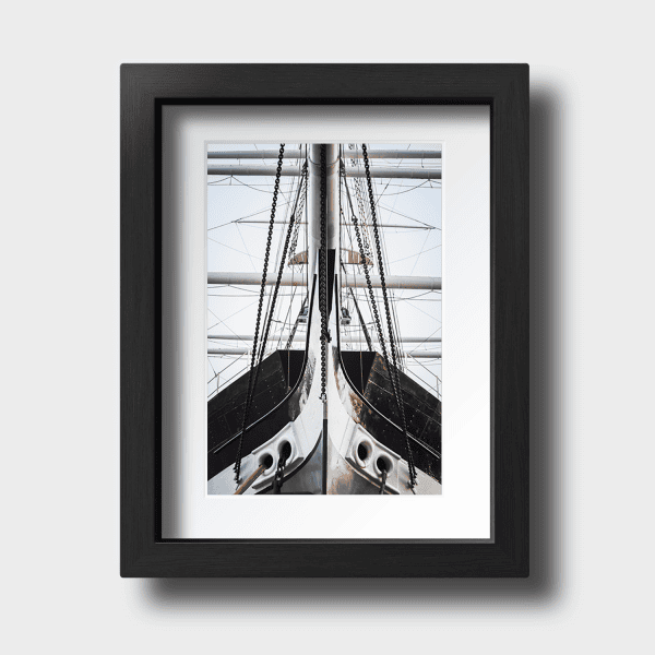 Tirage photo Inspiration "Bow of a historic sailing ship in NYC" - Maritime - The Artistic Way