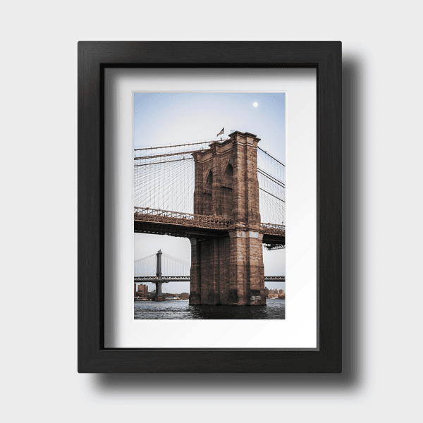 Tirage Photo de New York "Pillars of the Manhattan Bridge and the Brooklyn Bridge" - NYC - The Artistic Way