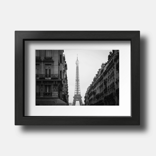 Tirage photo de Paris "Misty Eiffel Tower B&W" - Paris - The Artistic Way