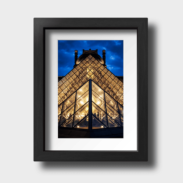 Tirage photo de Paris "Blue Symmetrical Louvre" - Paris - The Artistic Way