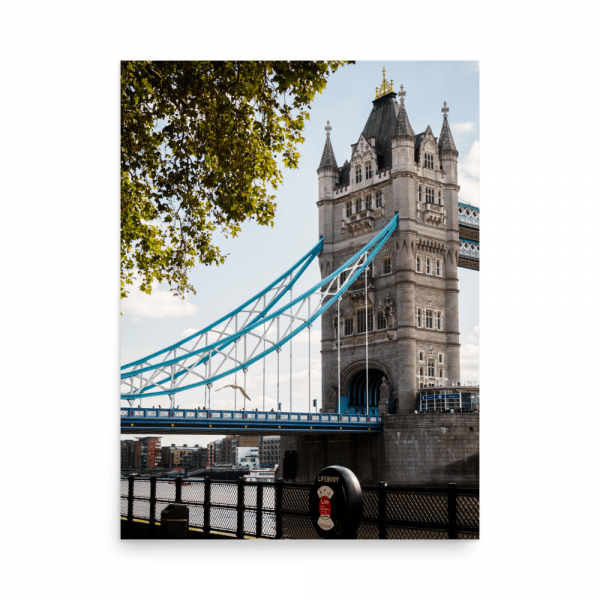 Tirage photo de Londres "Tower Bridge from Lower Thames St" - Londres - The Artistic Way