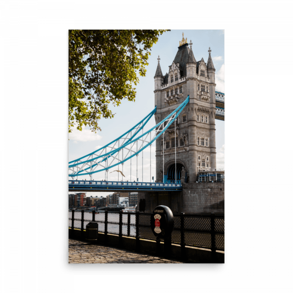 Tirage photo de Londres "Tower Bridge from Lower Thames St" - Londres - The Artistic Way