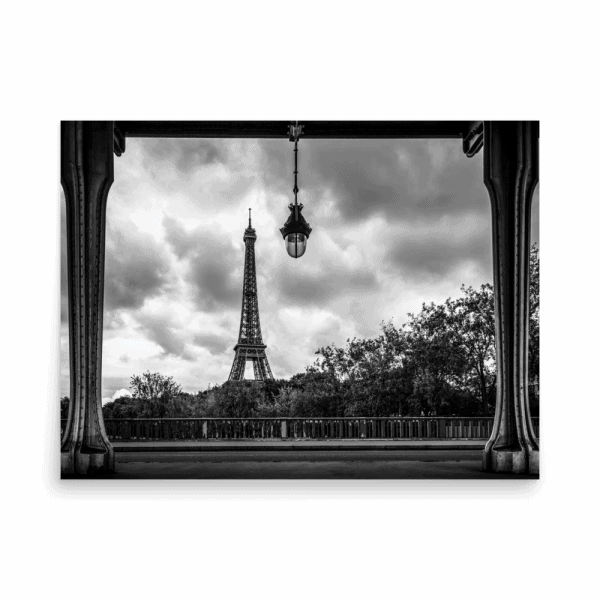 Tirage photo de Paris "The Eiffel Tower from Bir Hakeim bridge B&W" - Paris - The Artistic Way