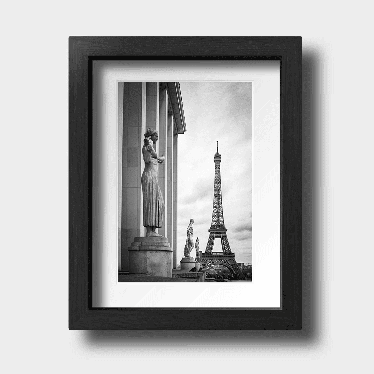 Tirage photo de Paris "Tour Eiffel depuis le Parvis des Droits de l'Homme en N&B" - Paris - The Artistic Way